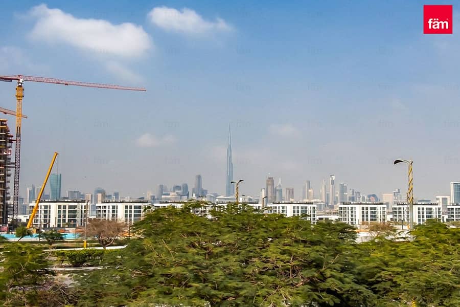 Spacious APT | Burj Khalifa View | Prime Location - Image 12