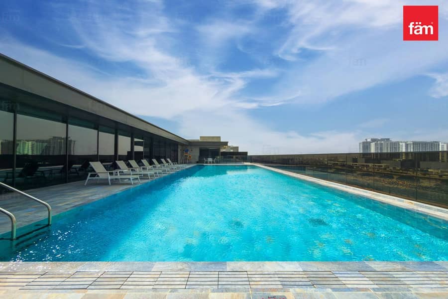 Spacious APT | Burj Khalifa View | Prime Location - Image 21