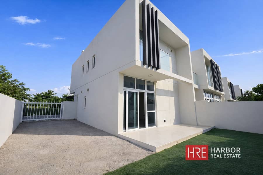 End Corner | VASTU | Spacious Layout | Rented Unit End Corner | VASTU | Spacious Layout | Rented Unit