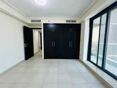 3 BR Apartment : Waterfront Living