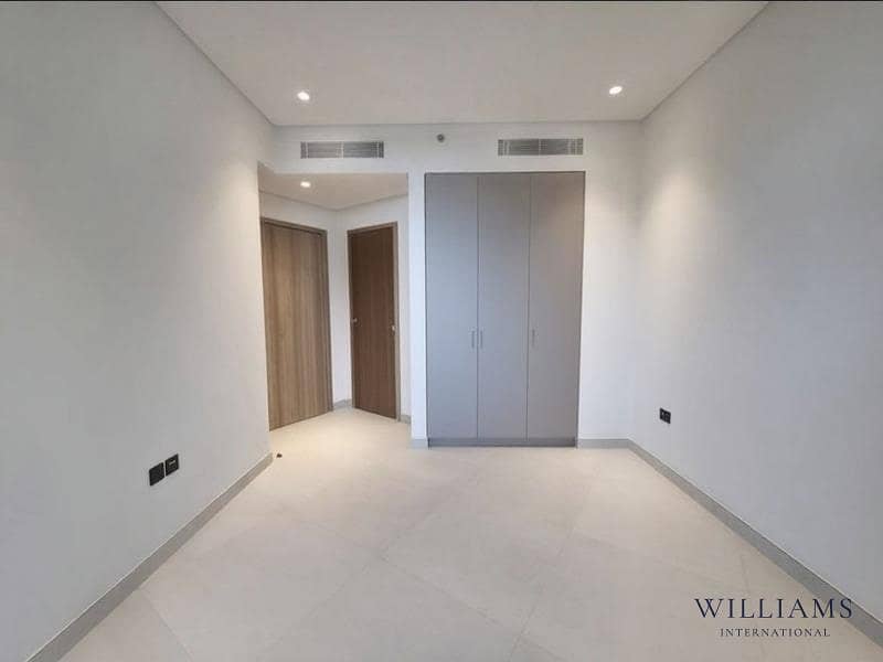 BRAND NEW | VACANT | MULTIPLE CHEQUES | 2 Parking - Image 4