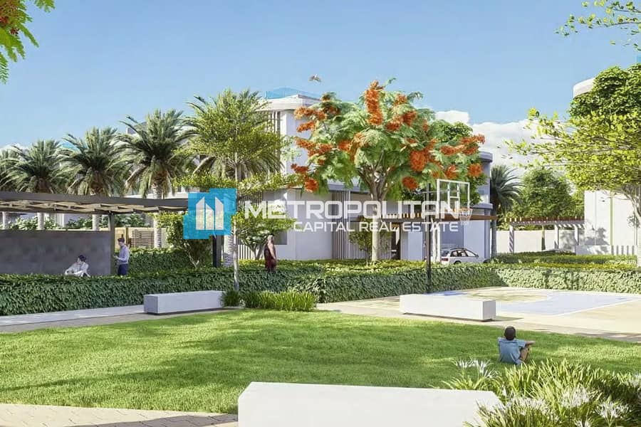 Luxury 4BR+Maids | End Unit | Exclusive Community - Image 11