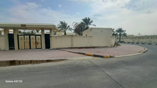6 habitaciones Villa para en Venta en Al Goaz, Sharjah - WhatsApp Image 2026-01-27 at 2.46. 16 PM. jpeg 6 habitaciones Villa para en Venta en Al Goaz, Sharjah - WhatsApp Image 2026-01-27 at 2.46. 16 PM. jpeg