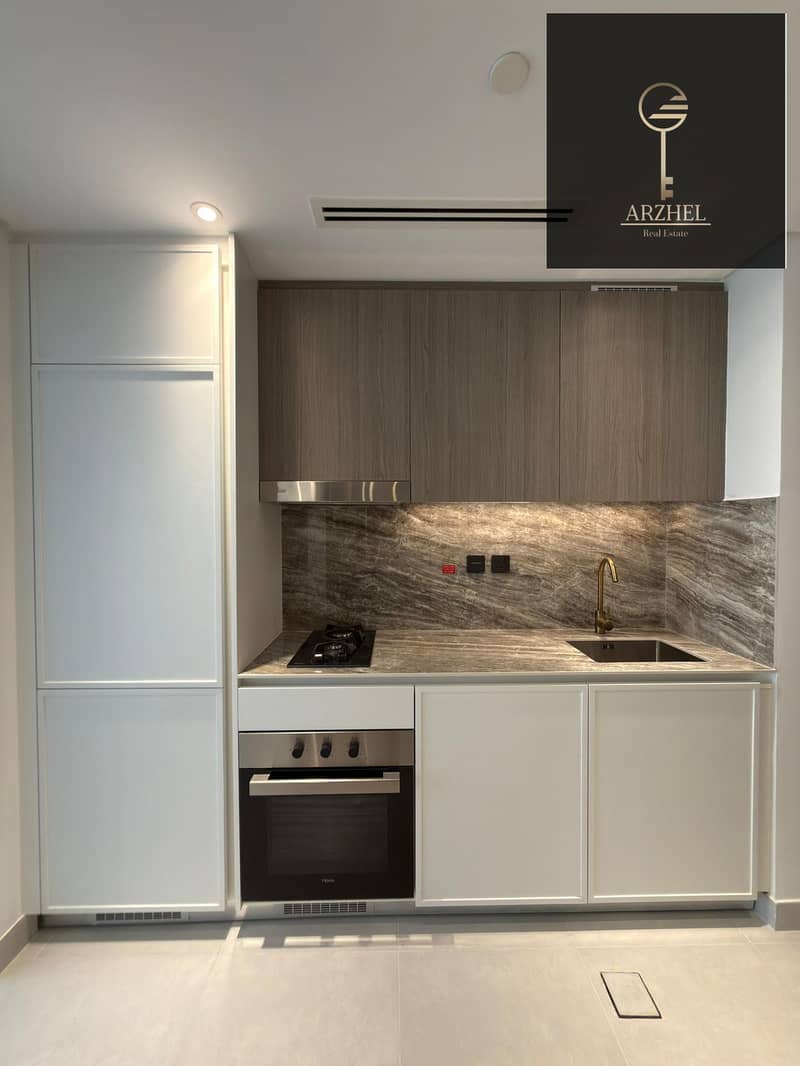 ELEGANT STUDIO | UNFURNISHED | PRIME LOCATION - Image 3