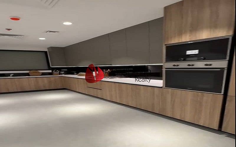 PREMIUM FURNISHING | HIGH ROI | PRIME LOCATION - Image 13