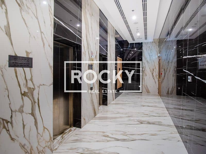 17 rocky Real Estate - Arjan - Science Park Residence - Common (5 of 7). jpg