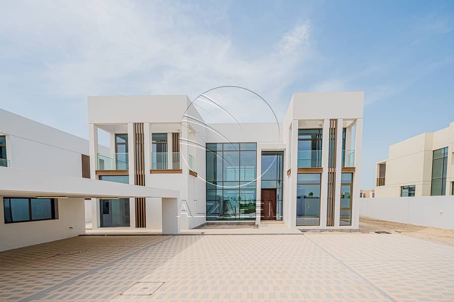 √VACANT Exclusive V-5 SELECT | Partial Sea View√ - Image 3