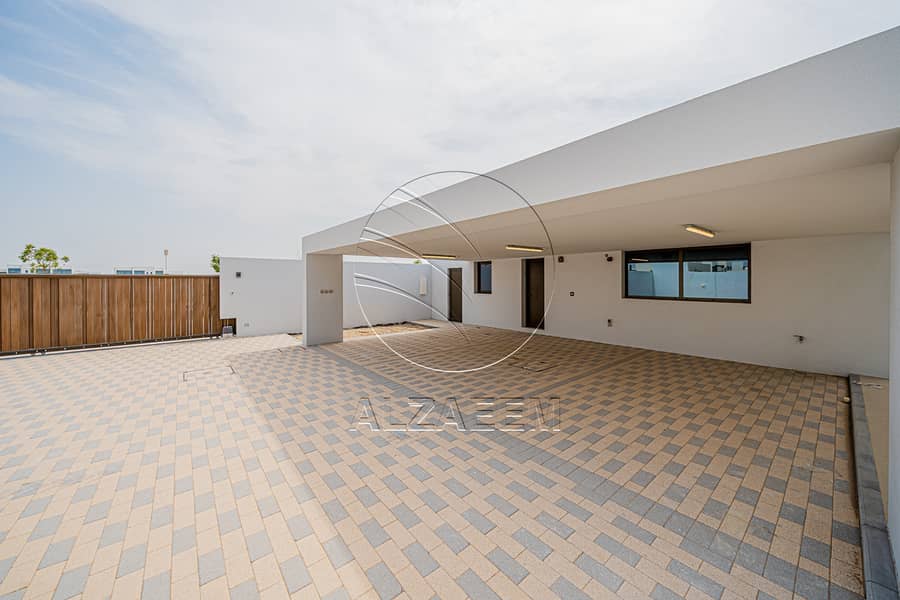 √VACANT Exclusive V-5 SELECT | Partial Sea View√ - Image 9