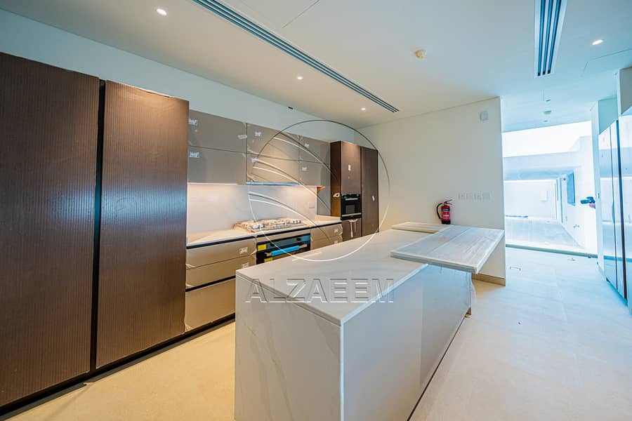 √VACANT Exclusive V-5 SELECT | Partial Sea View√ - Image 11