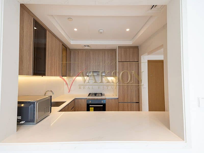 Brand New | Sea View & Burj Khalifa View | Bur Dubai - Image 3