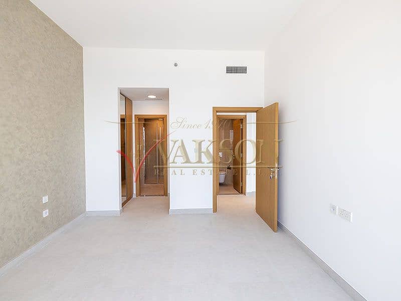 Brand New | Sea View & Burj Khalifa View | Bur Dubai - Image 10