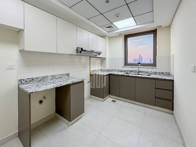 6 kitchen 2. jpg