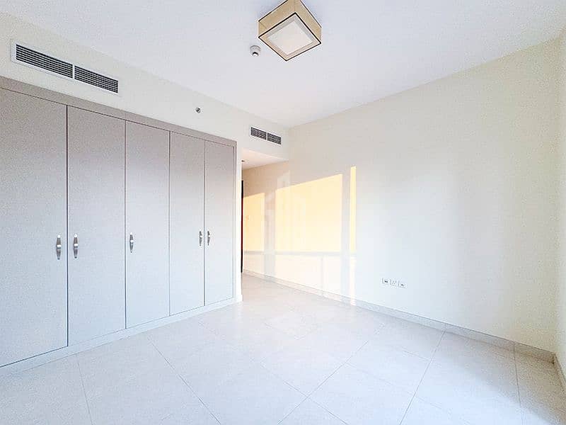 10 bedroom 2(2). jpg