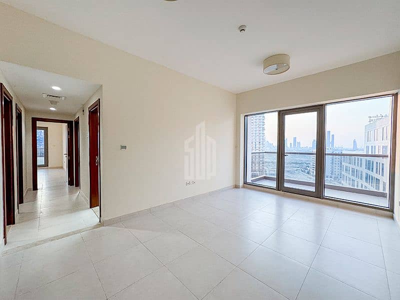 13 living room 2. jpg