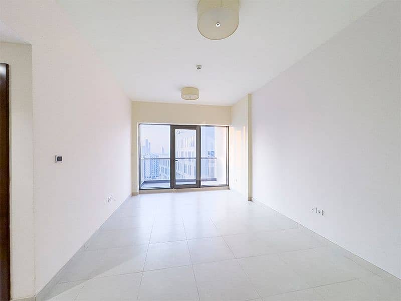 14 living room 3. jpg