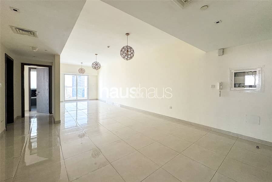 Vacant | Closed Kitchen | Canal and Park Views Vacant | Closed Kitchen | Canal and Park Views