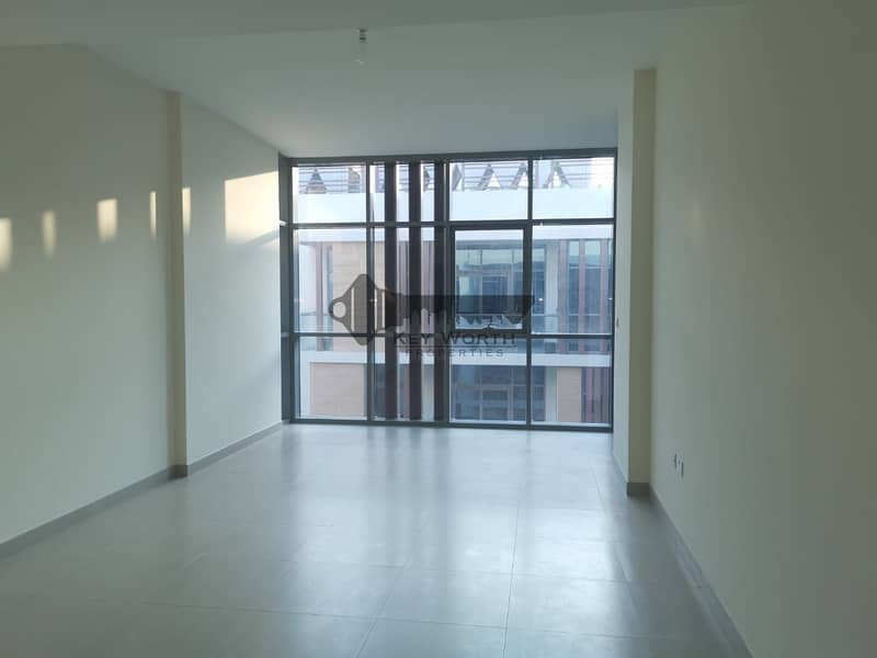12 water front 1 bed room very bright  apartment in jaddaf