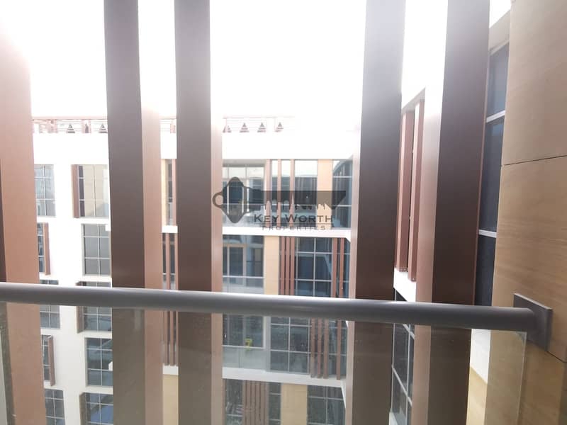 29 water front 1 bed room very bright  apartment in jaddaf