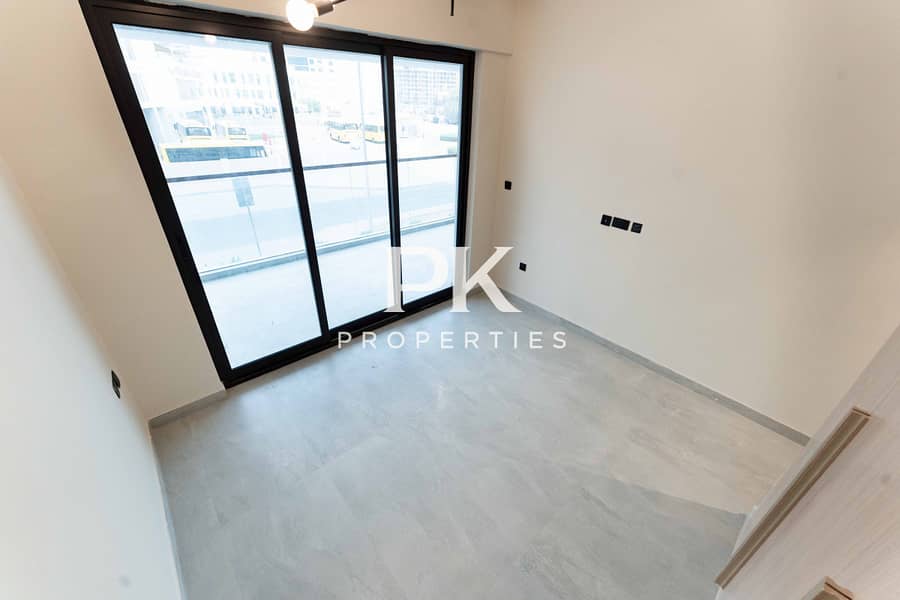 Exclusive | READY | Vacant - Image 25