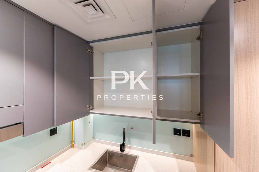 Exclusive | READY | Vacant - Image 4