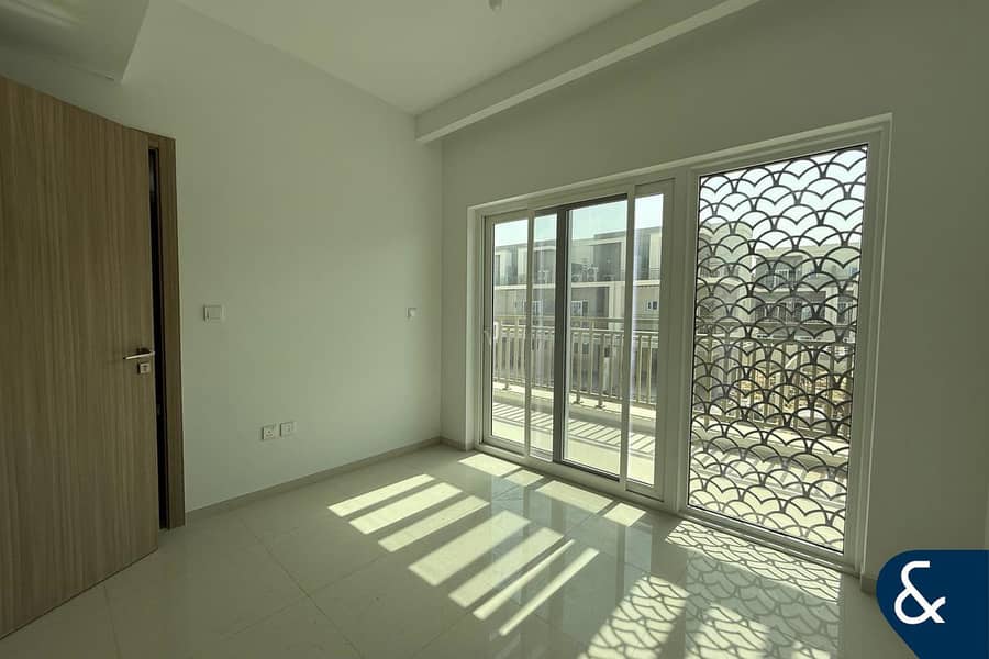 Single Row | Brand New Build | Great Plot Single Row | Brand New Build | Great Plot