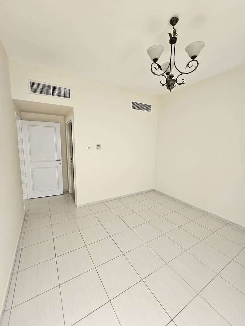 10 1000687049. jpg