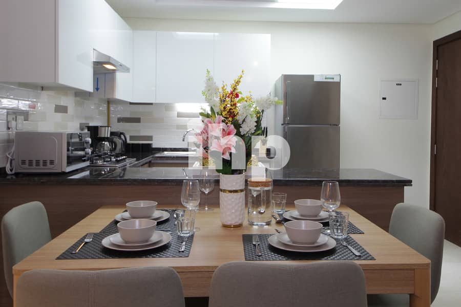 8 Dining 2. jpg