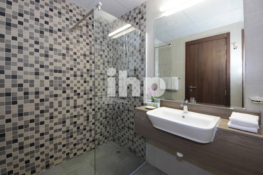 14 Bathroom 1. jpg