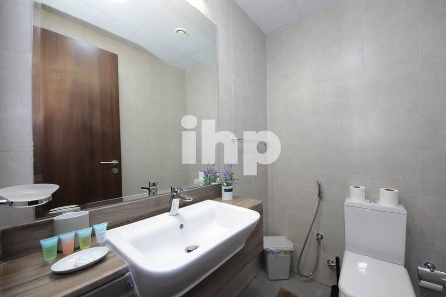 15 Bathroom 2. jpg