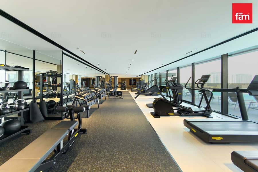 Spacious APT | Burj Khalifa View | Prime Location - Image 22