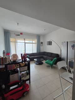 SPACIOUS / UNFURNISHED 3BHK /FAMILY COMMUNITY/ POOL VIEW