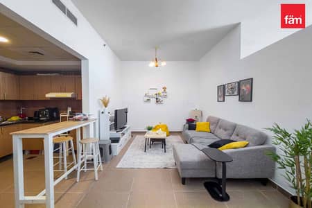 1 Bedroom Apartment for Rent in Business Bay, Dubai - Unfurnished Apartment Near the Bus Stop