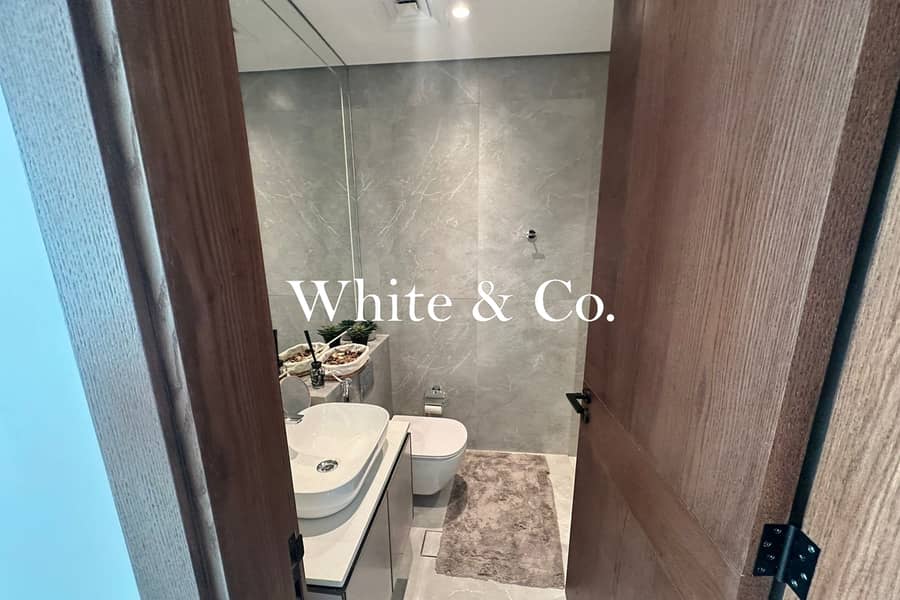 Corner Unit | Spacious Living | Great Spec - Image 7