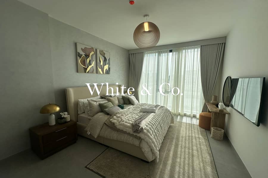 Corner Unit | Spacious Living | Great Spec - Image 8