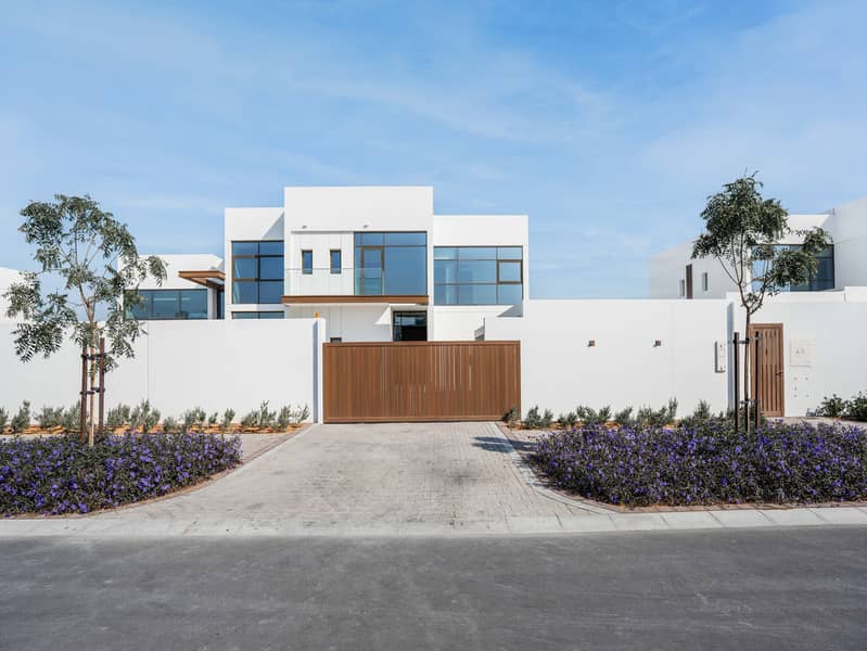 Waterfront Villa | Brand New | Ready to Move In - Image 2