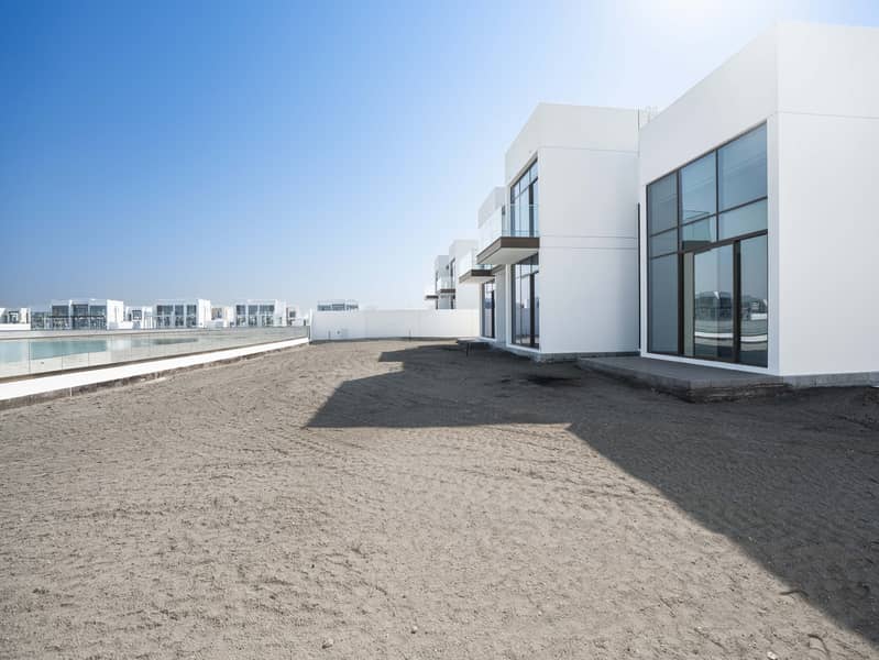 Waterfront Villa | Brand New | Ready to Move In - Image 3