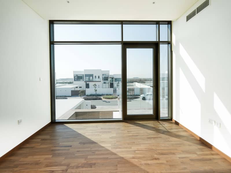 Waterfront Villa | Brand New | Ready to Move In - Image 17