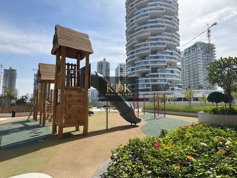 3 cf3d753e-1147-4381-afeb-8c68f7a2ba93. jpg