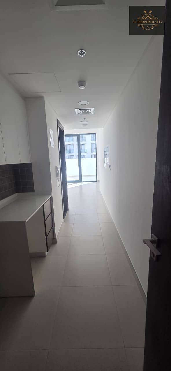 Spacious Studio | Sea View | Ready to Move - Image 12