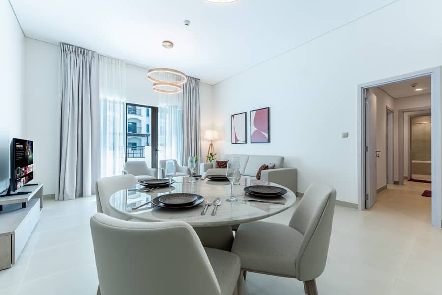 5 Dining 1. jpg
