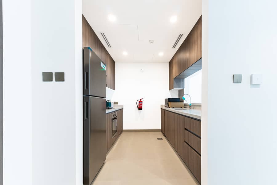 10 Kitchen 1. jpg