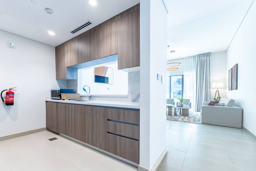 11 Kitchen 2. jpg