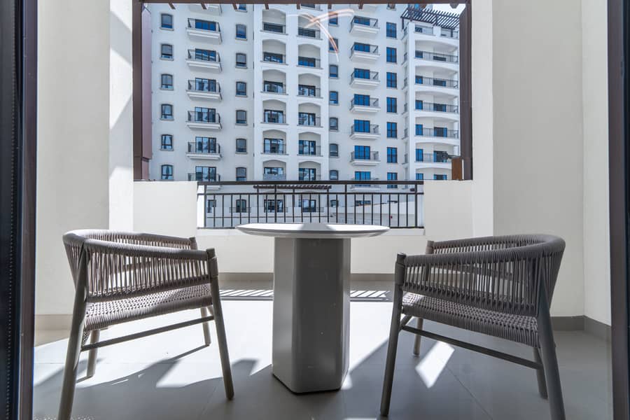 13 Balcony 1. jpg