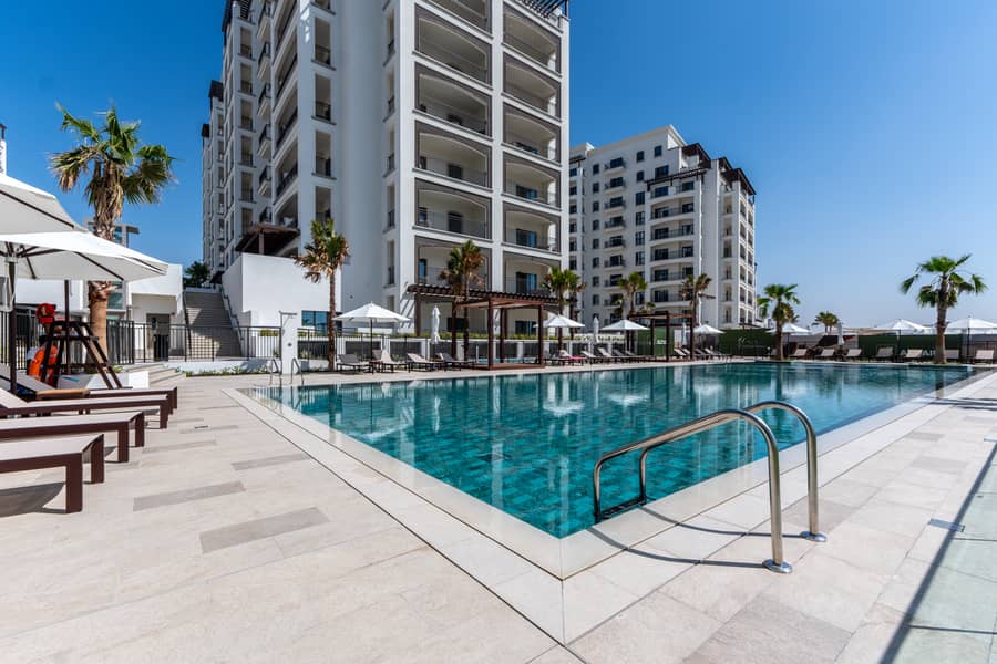17 Swimming Pool 2. jpg