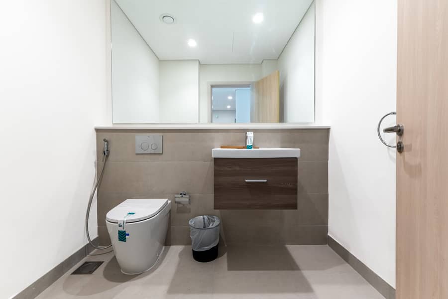 19 Washroom 1. jpg