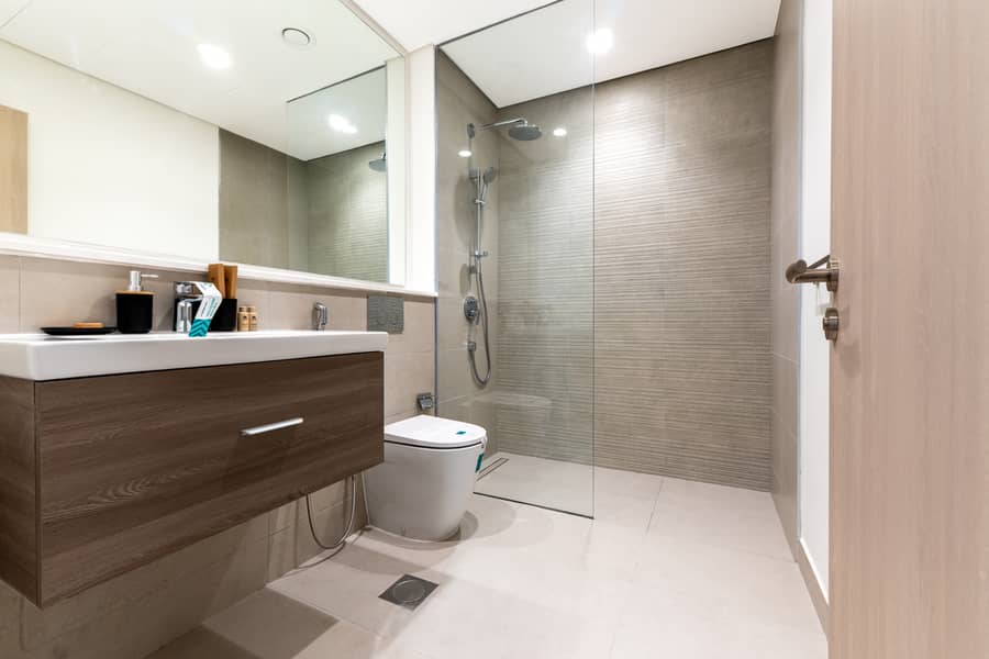 20 Washroom 2. jpg