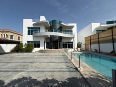 فیلا في البرشاء جنوب الأولى،البرشاء جنوب،البرشاء 5 غرف 650000 درهم - 14298952