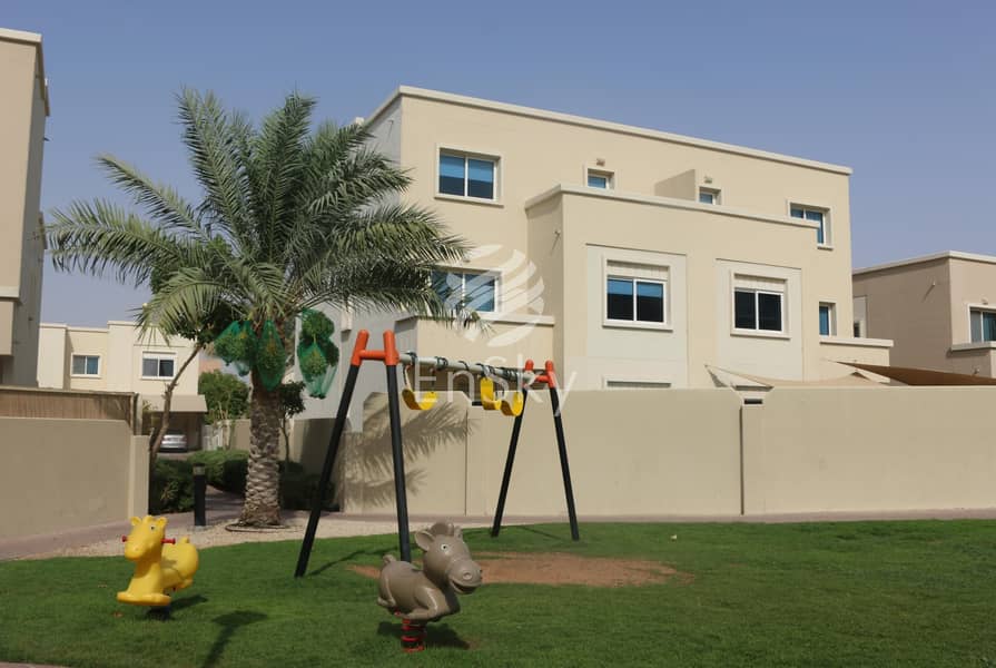 Single Row Villa in Excellent Location with Private Pool Single Row Villa in Excellent Location with Private Pool