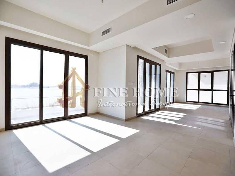 Stunning Vacant! 5BR Villa Stunning Vacant! 5BR Villa