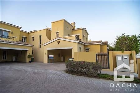 Vacant / Type A / Away from road / Private pool Vacant / Type A / Away from road / Private pool